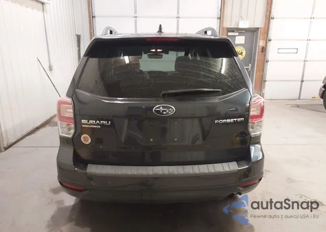 2018 Subaru Forester 2.5I Premium z USA, uszkodzony, nr VIN JF2SJAGC1JH497740